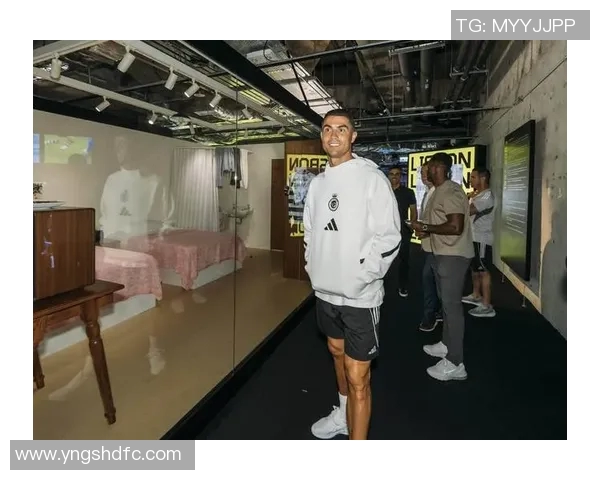 退役足球巨星的传奇人生与场外成就探索 退役足球巨星的传奇人生与场外成就探索