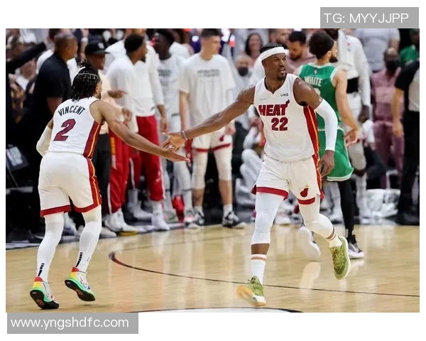 当篮球巨星遇见绿茵传奇跨界风采点燃全场激情